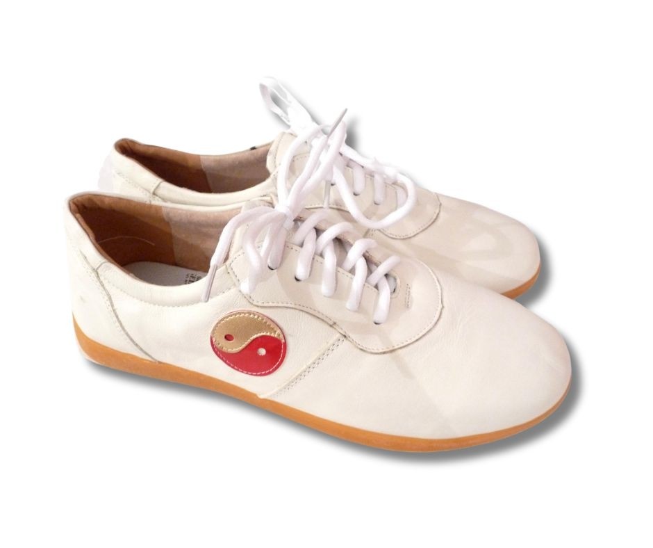 Chaussures de Taichi en cuir yin-yang blanches